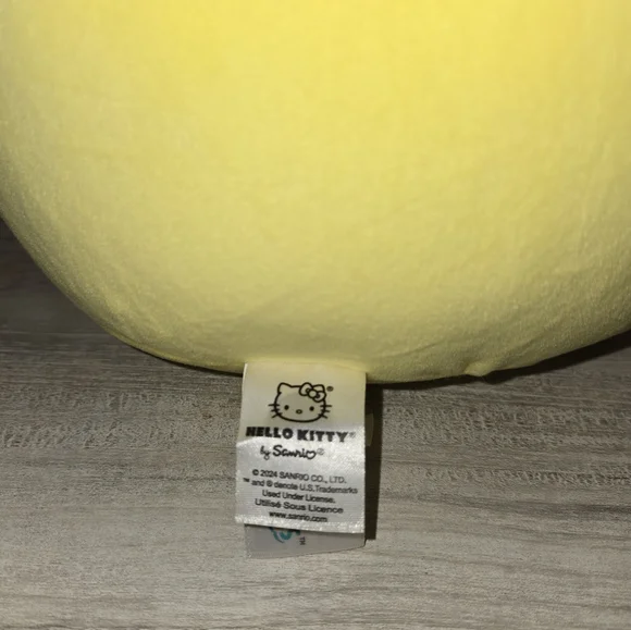 Sanrio Hello Kitty plush - Picture 4 of 5